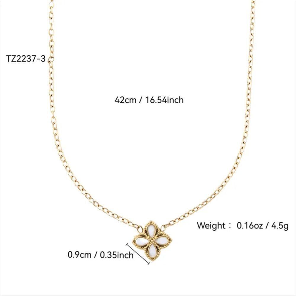 18K Gold Plated Clover Leaf Necklace - Picture 2 of 3